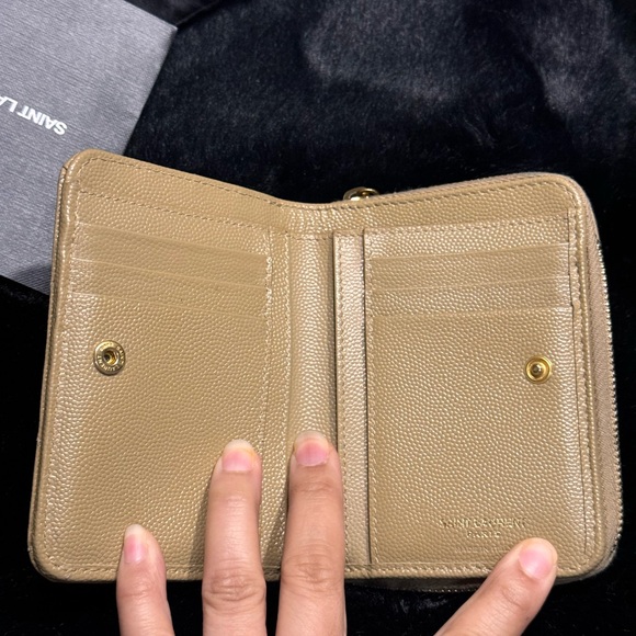 ❌❌SOLD ON FB❌❌🎀YSL Compact Wallet🎀 - Picture 5 of 13
